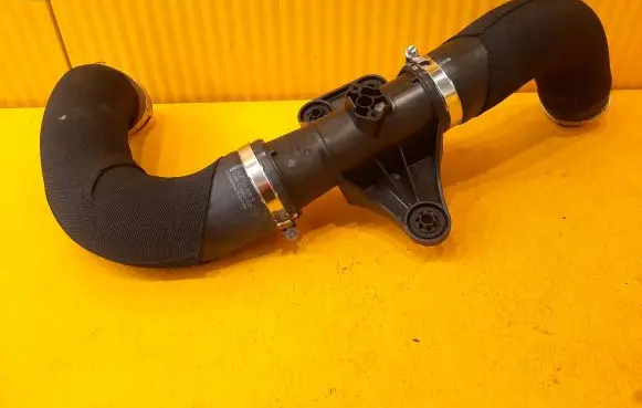 Audi A7 S7 4G Intercooler hose/pipe 4G0145673R