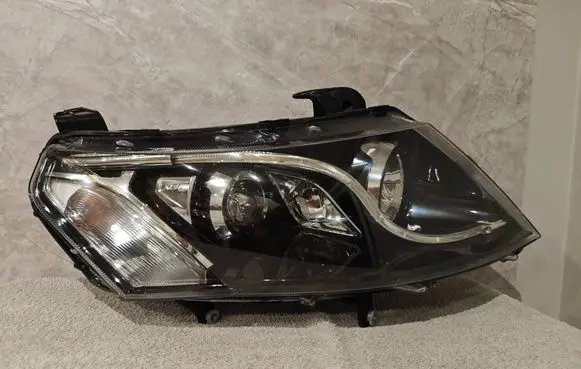 Mahindra KUV100 Headlight/headlamp
