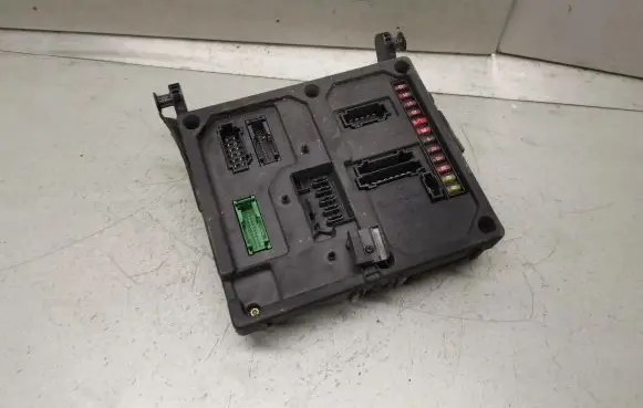 Volkswagen Sharan Fuse module 7M0962258K