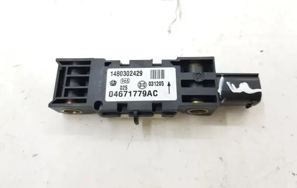 Chrysler 300 - 300C Airbag deployment crash/impact sensor 04671779AC 1480302429