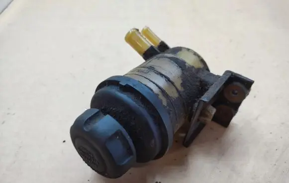 KIA Magentis Power steering fluid tank/reservoir