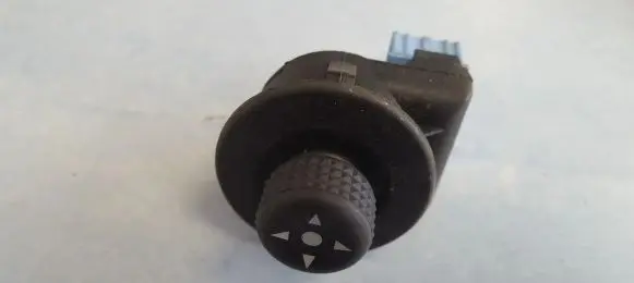 Citroen Xsara Picasso Wing mirror switch 185526