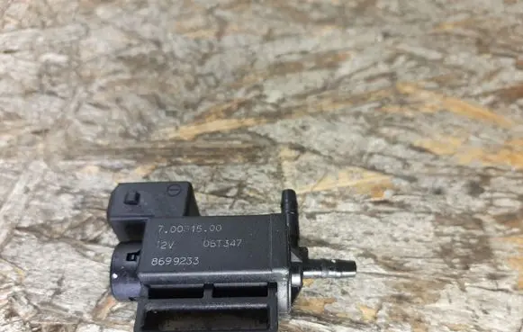 Volvo XC70 Turbo solenoid valve 70051500 8699233