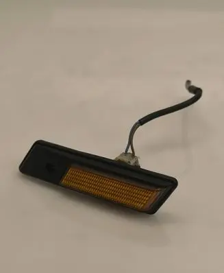 BMW 5 E34 Front fender indicator light 13780129 13780149