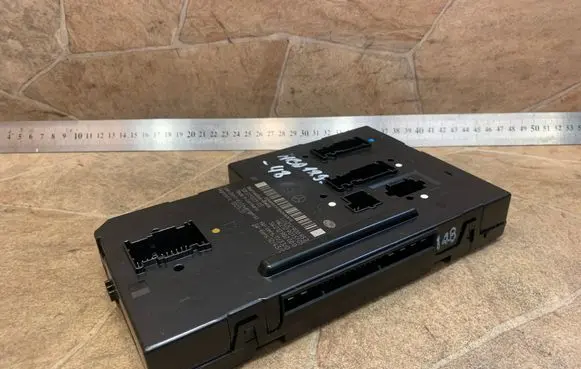 Mercedes-Benz E W212 Central body control module 5DK011023