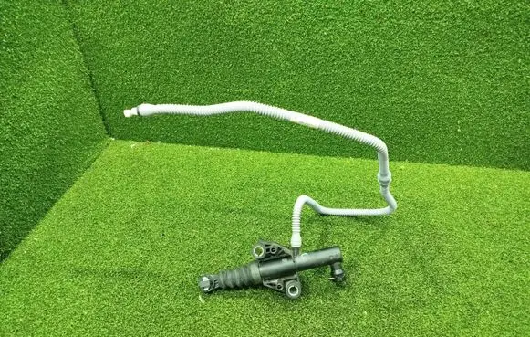 Renault Trafic III (X82) Clutch slave cylinder 306100530R 93463272