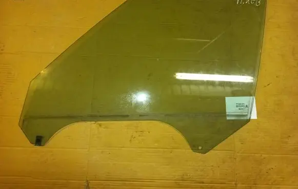 Citroen C4 Grand Picasso Front door window glass four-door