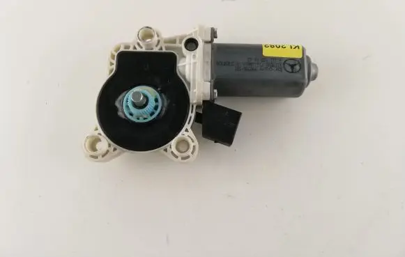 Mercedes-Benz C W203 Front door window regulator motor A2118201842 KL2082