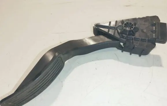 Mazda 6 Accelerator throttle pedal 1988003400 08J270492A4