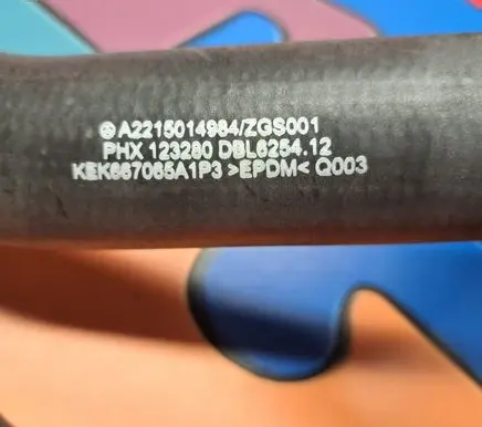 Mercedes-Benz S W221 Engine coolant pipe/hose A2215014984
