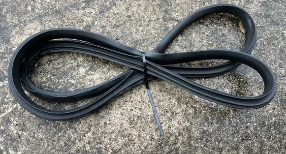 Jeep Avenger Front door rubber seal 