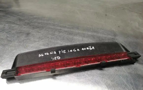Audi A6 S6 C6 4F Third/center stoplight 4F5945097