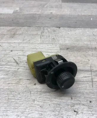 Wing mirror switch