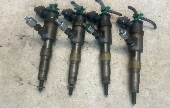 Peugeot 2008 I Fuel injectors set 0445110340