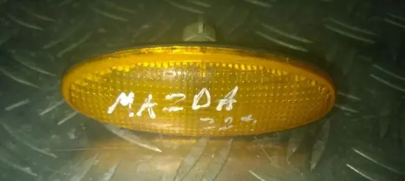 Mazda 323 Front fender indicator light 0464120