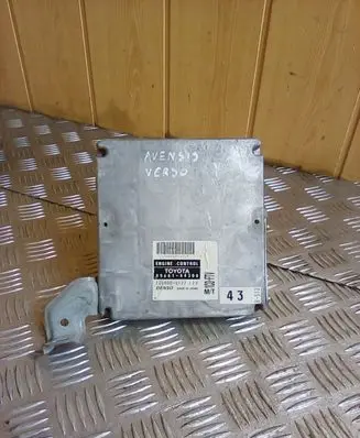 Toyota Avensis Verso Engine control unit/module 8966144300 1758005122