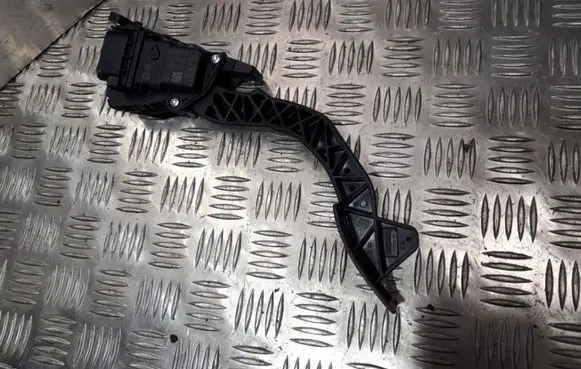 Volvo V50 Accelerator throttle pedal 4M519F836BH 6PV00864103