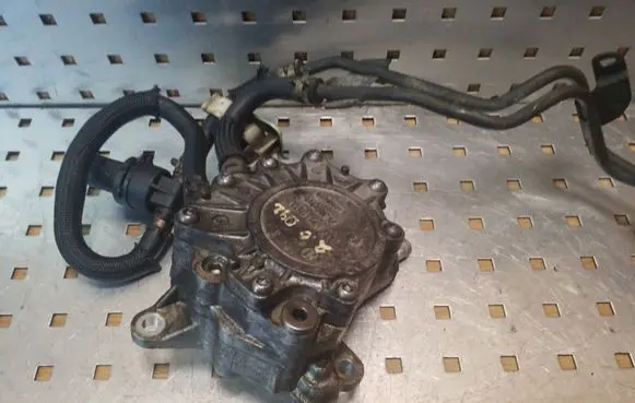 Mitsubishi Grandis Vacuum pump 03G145209