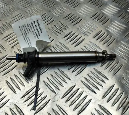 Mercedes-Benz GLE W167 Fuel injector A2560705600 0261500805