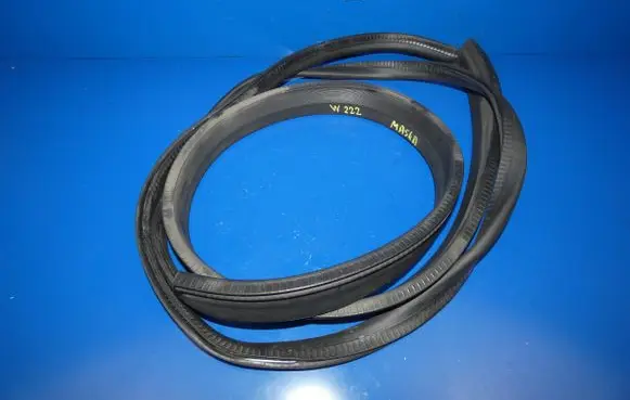 Mercedes-Benz S W222 Engine compartment rubber
