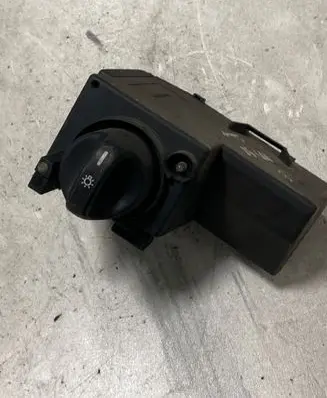 Mercedes-Benz E W210 Light switch 2105451104