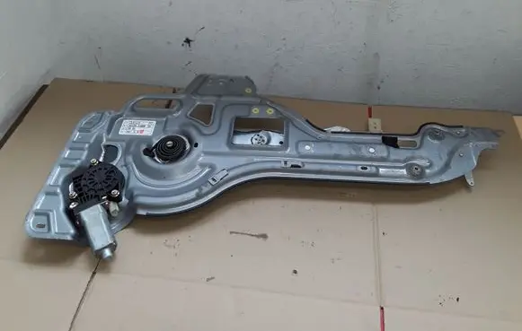 Hyundai Trajet Rear door window regulator with motor 834803A000