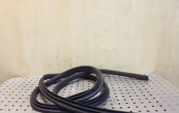 Front door rubber seal