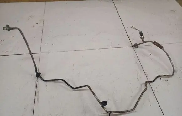 Nissan Note (E11) Air conditioning (A/C) pipe/hose