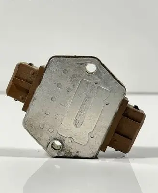 Audi A6 S6 C4 4A Ignition amplifier control unit 4A0905351 3496 DIS405