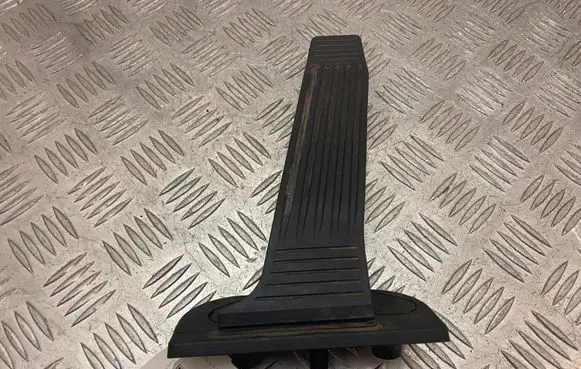 Toyota RAV 4 (XA50) Accelerator throttle pedal