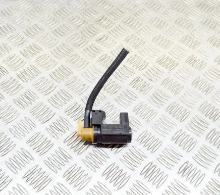Volvo XC90 Turbo solenoid valve 31339808 70466400