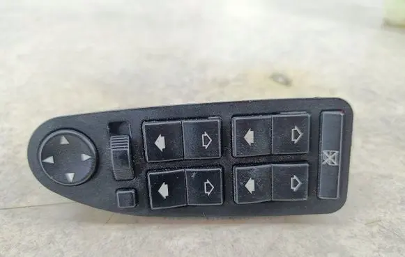 BMW 5 E39 Quarter vent window switch 6904339
