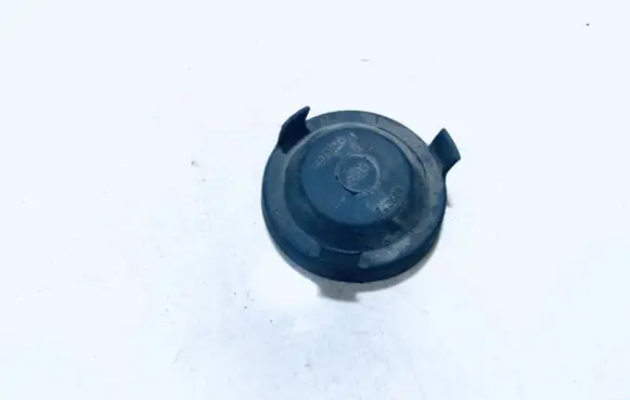 Volkswagen PASSAT B5 Headlight/headlamp dust cover 143688