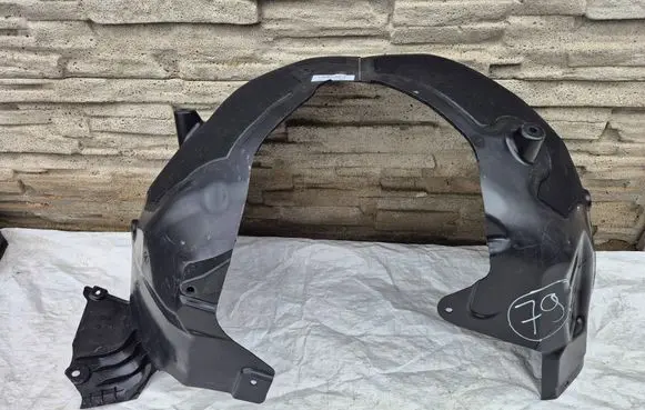 Front wheel arch liner splash guards