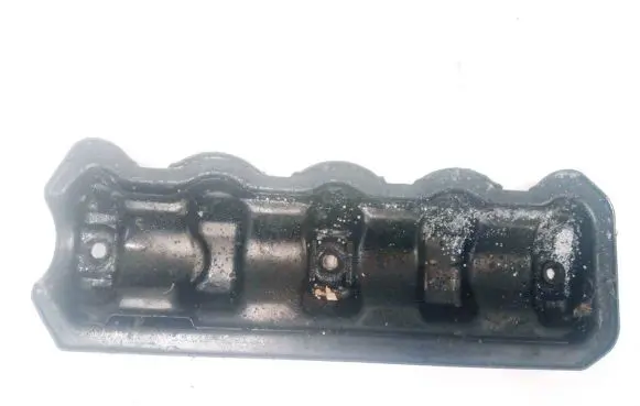 Volkswagen PASSAT B4 Rocker cam cover 