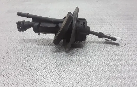 Mazda 5 Clutch master cylinder KG19300