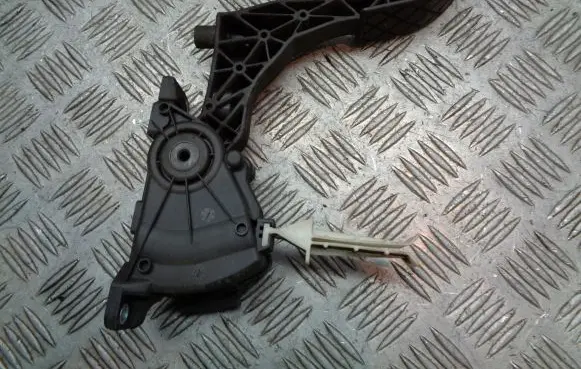 Skoda Octavia Mk1 (1U) Accelerator throttle pedal 6Q1721503B