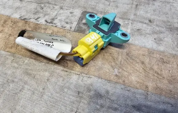 Audi A5 8T 8F Airbag deployment crash/impact sensor 8K0955557C 5WK4380902
