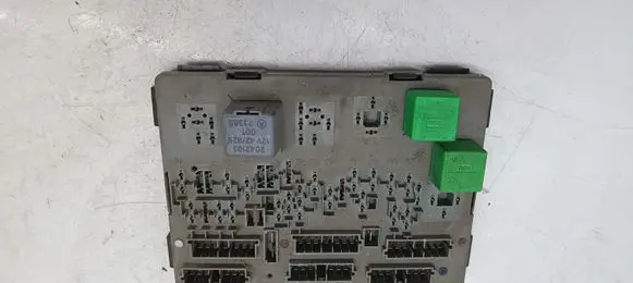 Peugeot 406 Fuse module 2042103