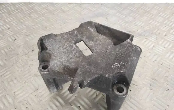 Opel Corsa D Engine mounting bracket 13248790 463443403