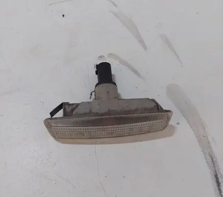 BMW 5 E39 Front fender indicator light 9407953