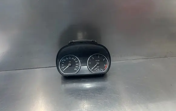 BMW 1 E81 E87 Speedometer (instrument cluster) 102495298 9220949