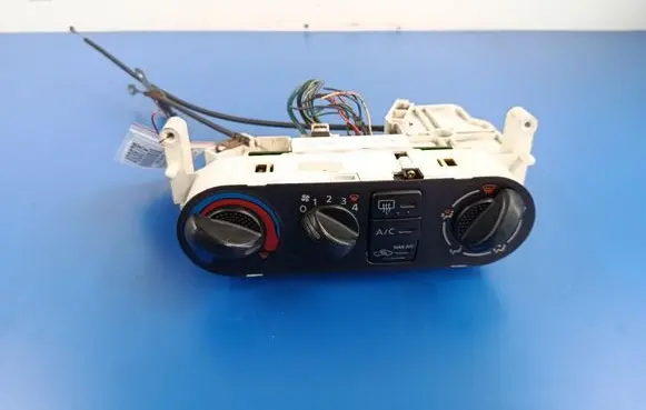 Nissan Almera Tino Climate control unit