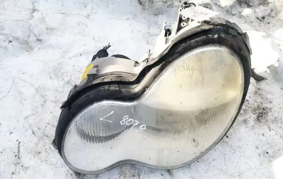 Mercedes-Benz C W203 Headlight/headlamp a2038200161 0301166201