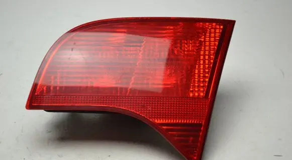 Tailgate rear/tail lights