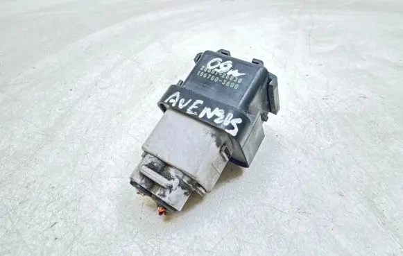 Toyota Avensis T270 Glow plug pre-heat relay 2861067010 1567000671