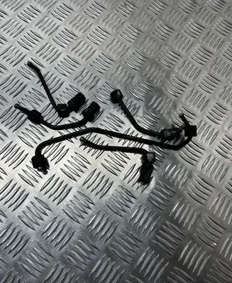 Chrysler Voyager Fuel injector supply line/pipe 