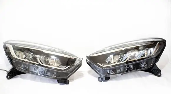 Renault Captur Headlights/headlamps set 01297706 260107244R 0129770600115914