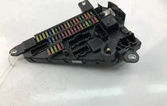 BMW 5 E60 E61 Fuse box set 6906618