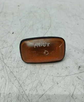 Toyota Hilux (N140, N150, N160, N170) Front fender indicator light